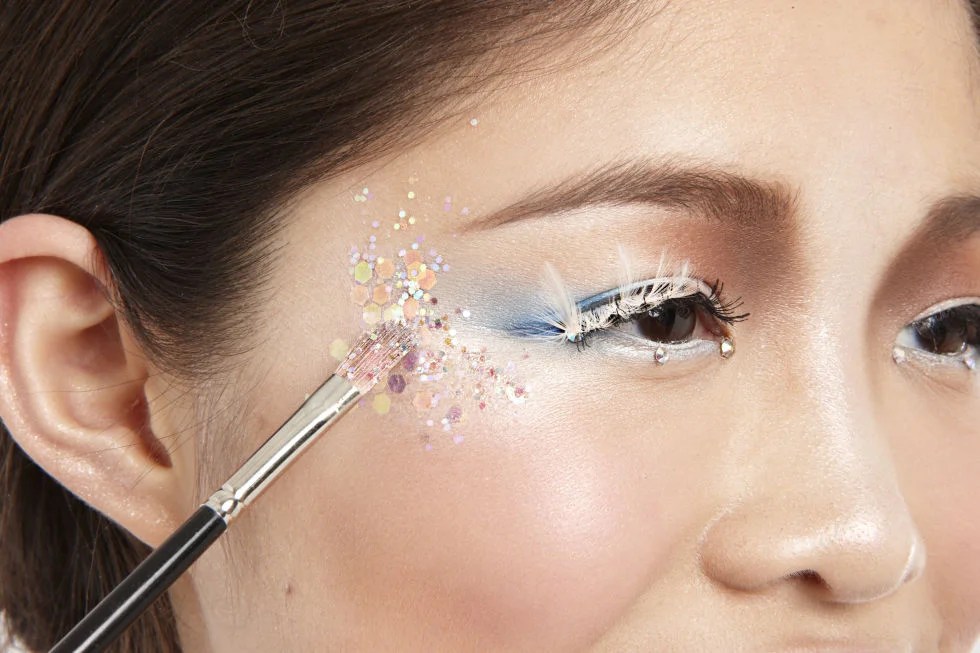 21 Simple & Pretty Look Angel Halloween Makeup Ideas