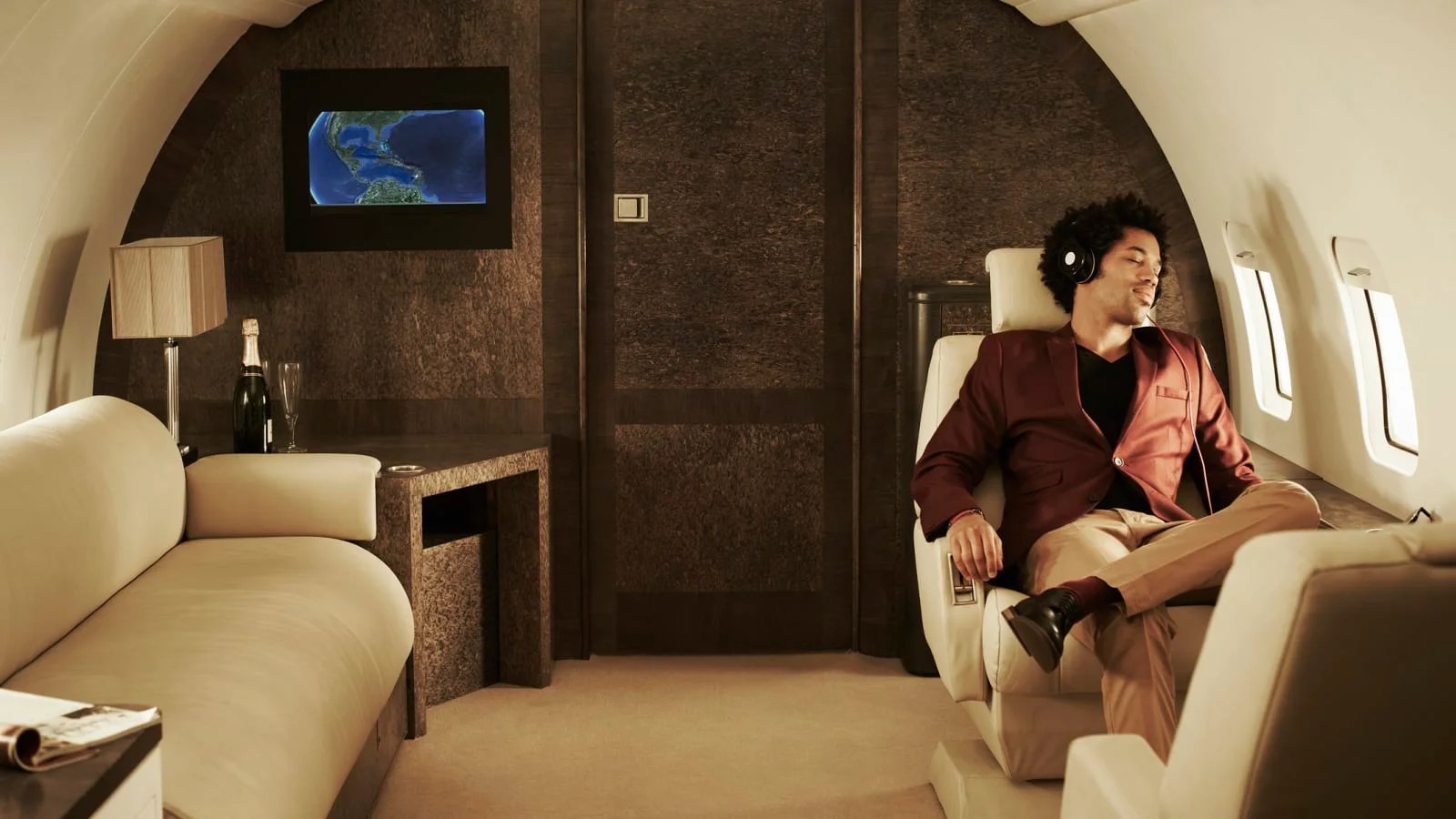 How Much Does It Cost to Fly on a Private Jet? A Simple Guide » Wassup Mate