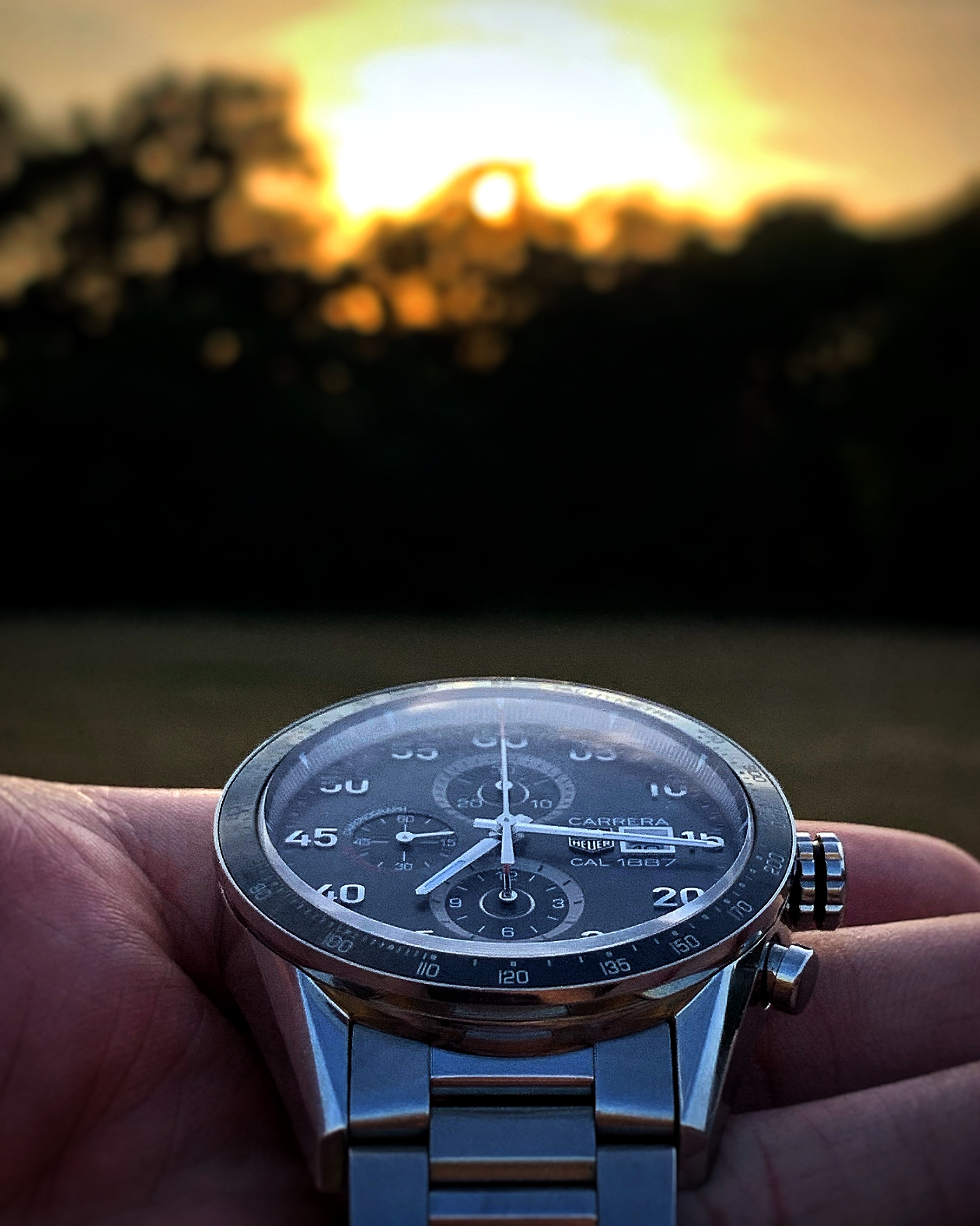 How to use your watch as a compass Watch Affinity