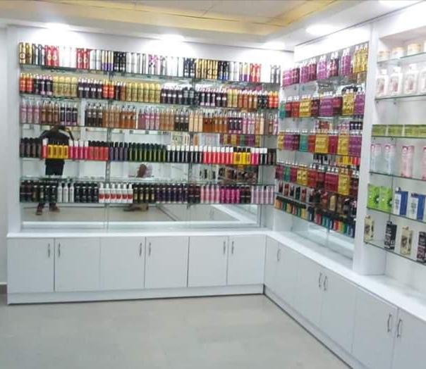 Top 7 cosmetic stores where you can buy Christmas makeup cheaply in