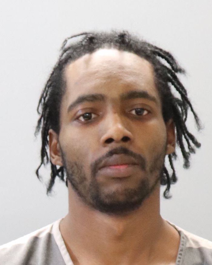 Knoxville man charged after police chase, hitting fence on I40(04)