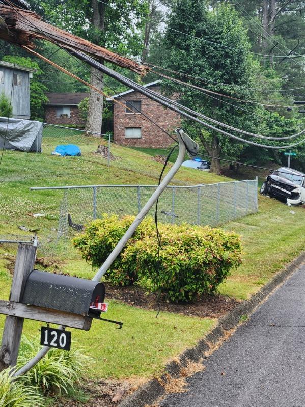 Crash caused power outage in Oak Ridge