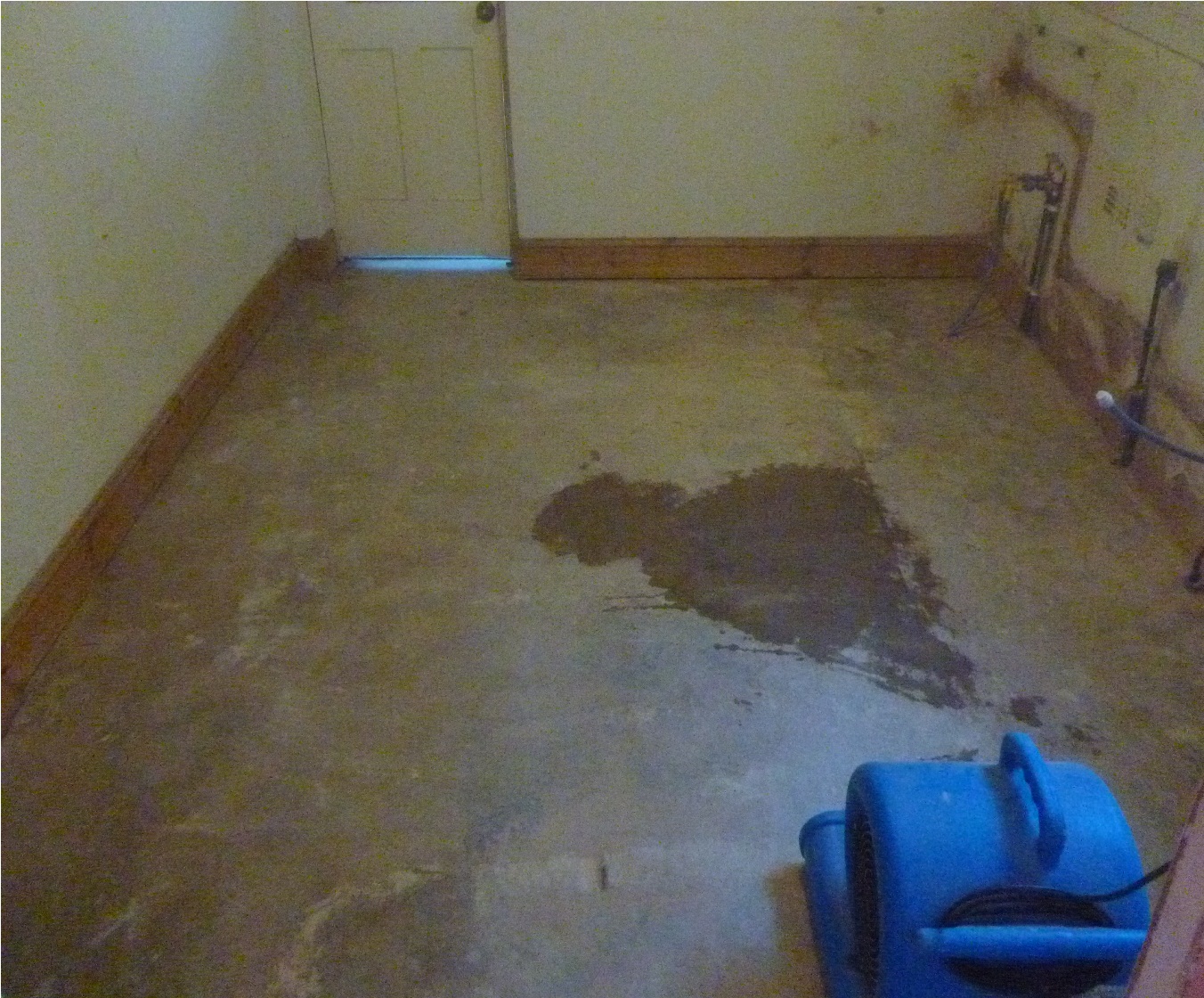 Drying a Wet Floor Water Damage