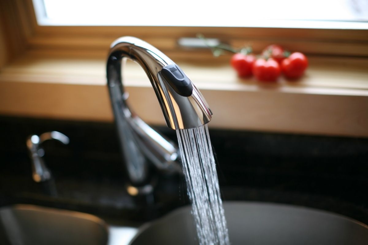 How To Remove An Aerator From A Kitchen Faucet Water Heater Hub