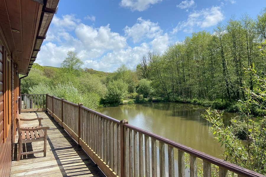 Valley View Moorhen Fishing Lodge with Hot Tub North Devon