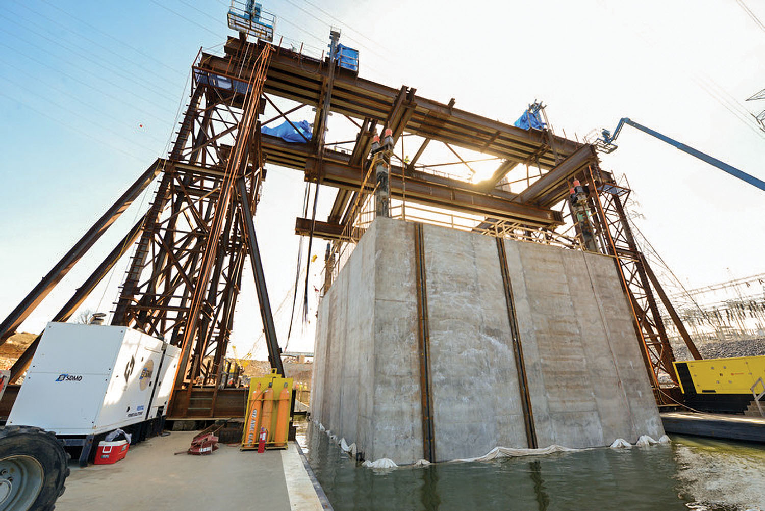 Final Shell Set For Kentucky Lock Addition Project The Waterways Journal