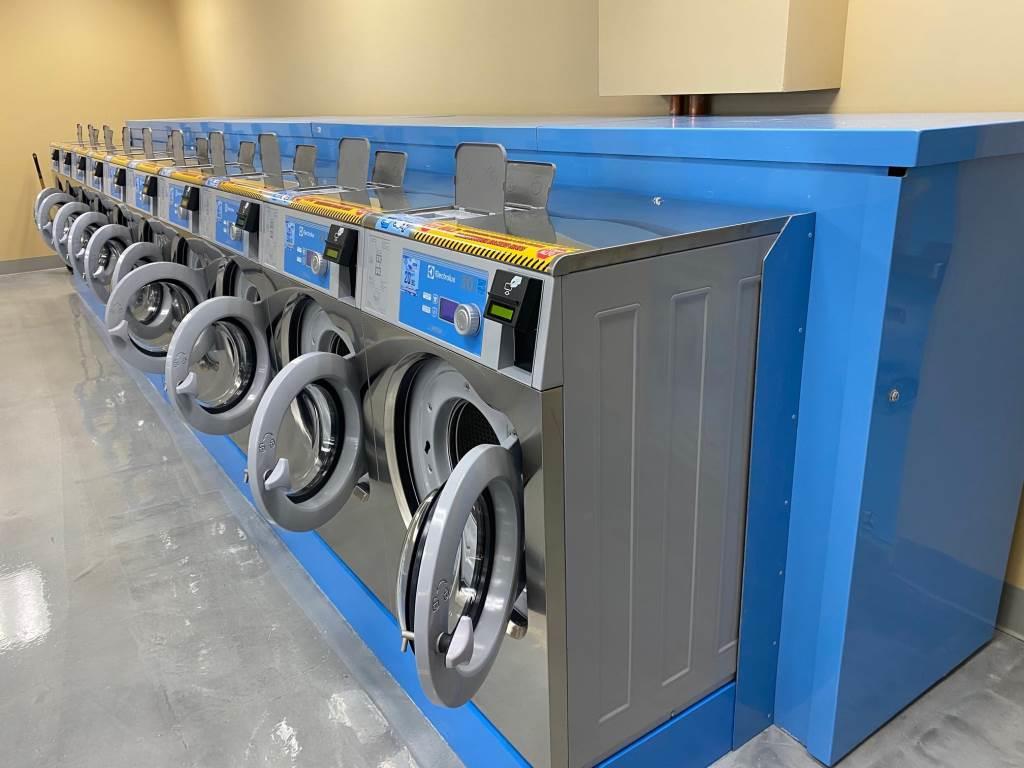 WaveMAX® Laundry Not Your Typical Laundromat! WaveMAX Laundry
