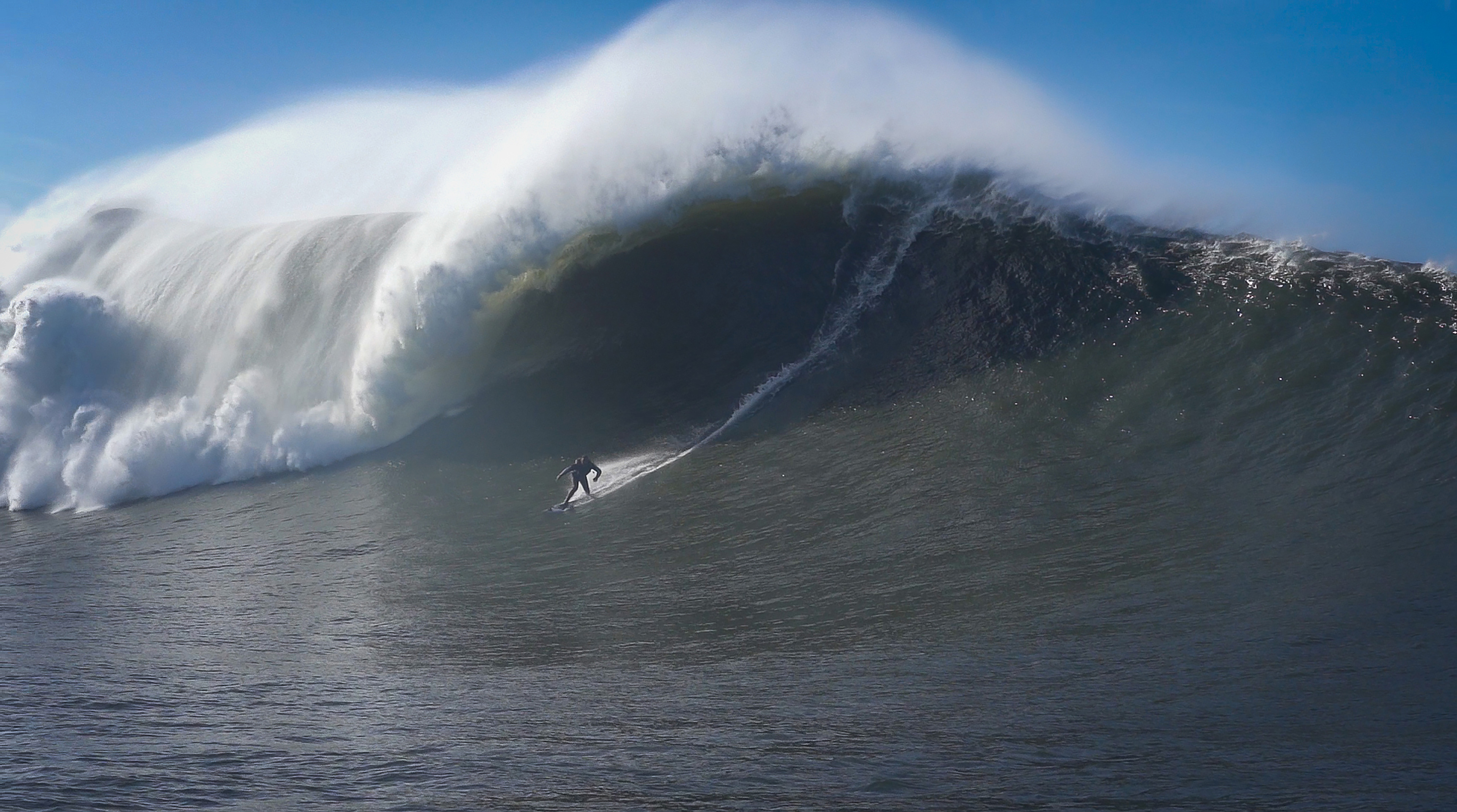 Nazaré por dentro Yana Vaz na mira do Canhão Waves