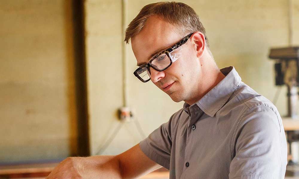 How to Find Out UltraDurable Stylish Safety Glasses?