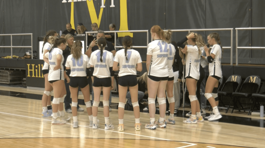 Superior volleyball dominates Duluth Marshall on the road