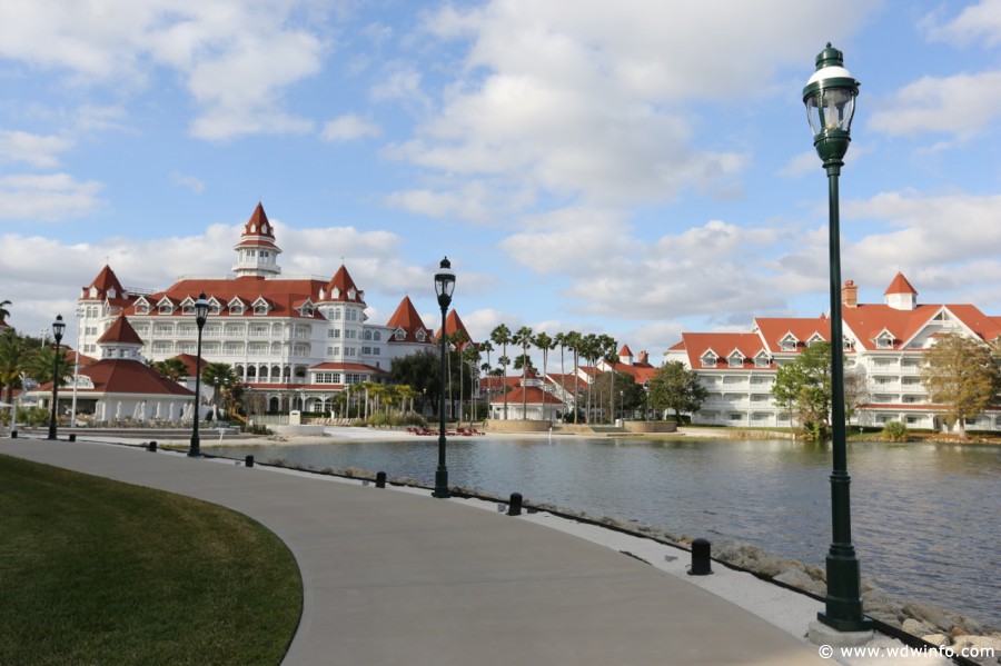 The 5 Best Disney Resorts for Couples