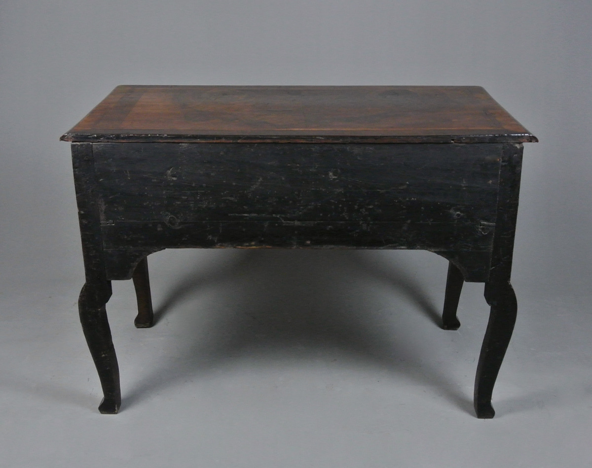 I Walnut and Laburnum Oyster Veneer Dressing Table c. 1730