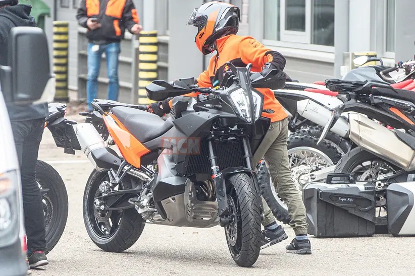 2023 Full Tilt Chopper Show Pictures Ktm: Spy Shots Show Next-Gen 890 Bikes - Webbikeworld
