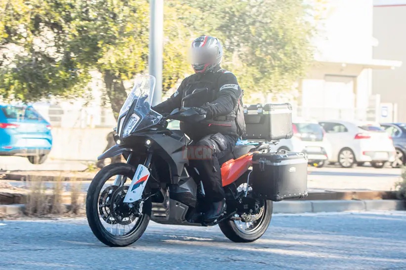 2023 Full Tilt Chopper Show Pictures Ktm: Spy Shots Show Next-Gen 890 Bikes - Webbikeworld