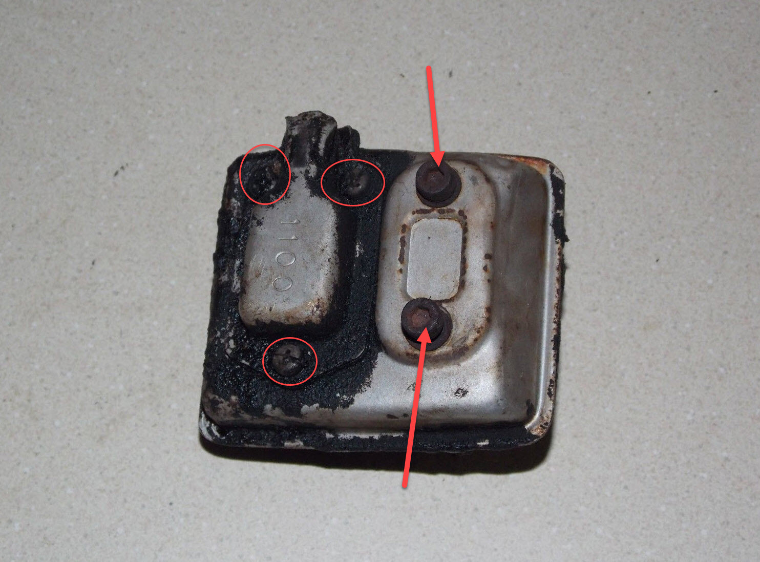 Weekend Project Clean The Echo GT2000 Exhaust Port.