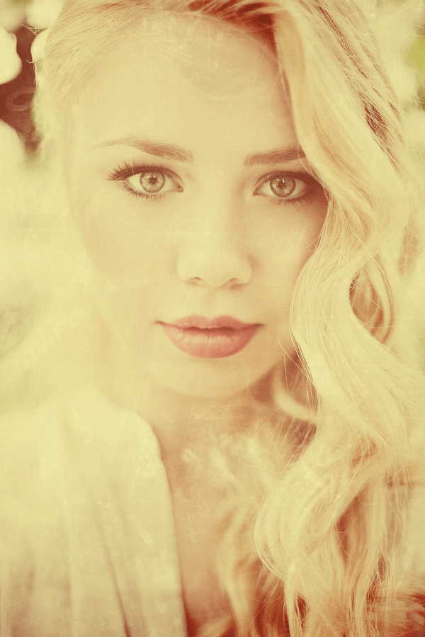 Vintage Yourself! The Easiest Way to Create Vintage Photo Effect