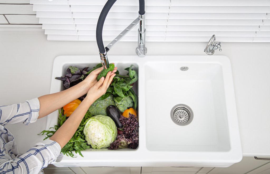 How to Clean a Composite Sink StepbyStep Guide Wecasa