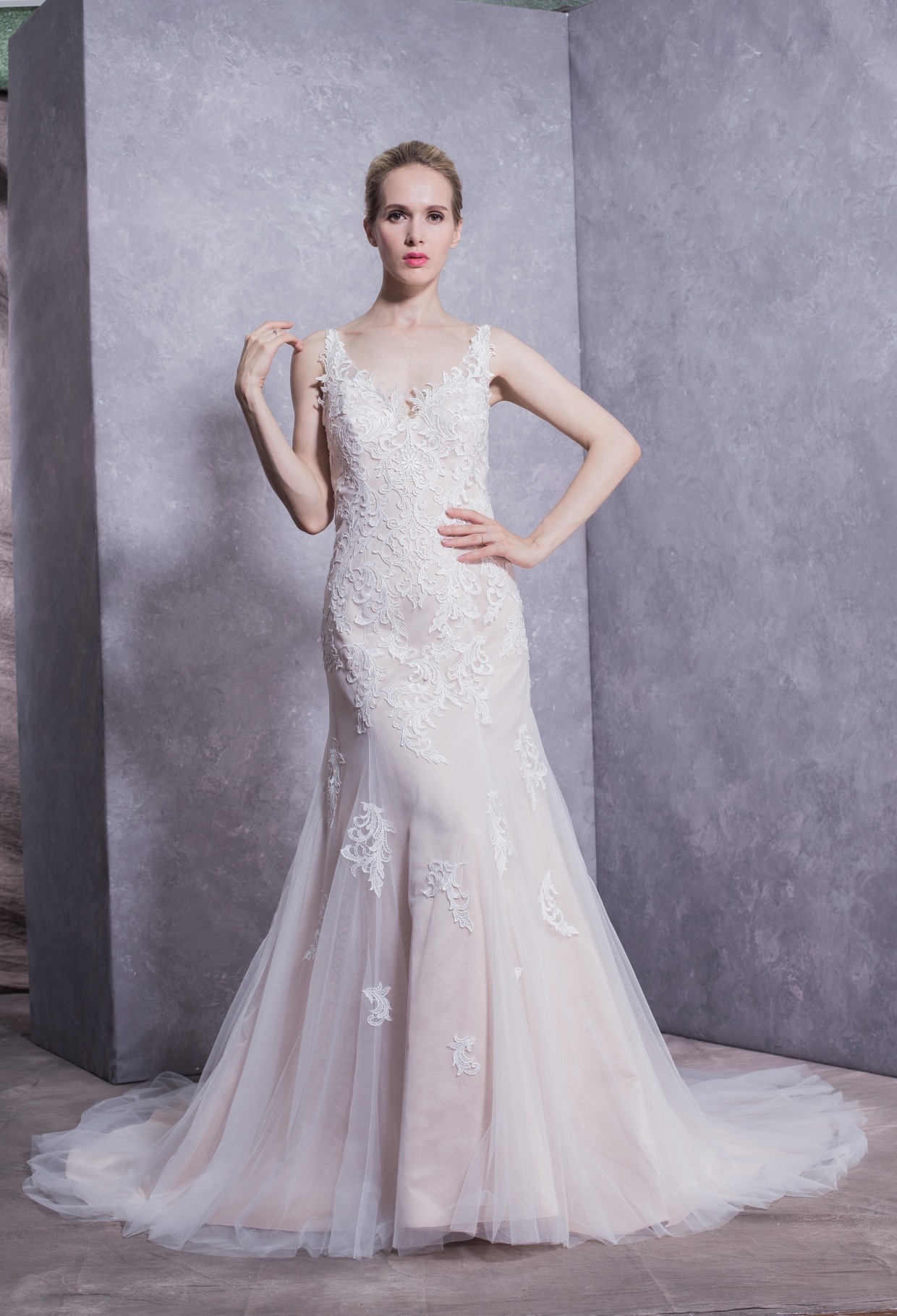 Rosanna Look timeless in this beautiful fit and flare style Wed4less