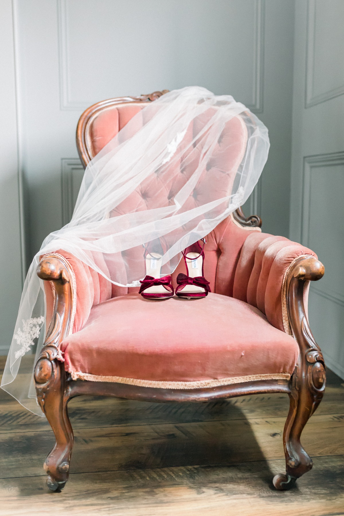 Boho Romance Winter Wedding Inspiration in Blush and Red