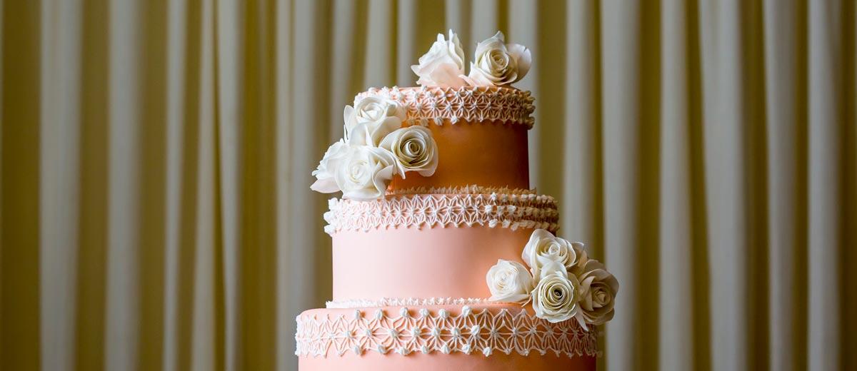 Simple Steps To The Perfect Wedding Cake Wedding Forward