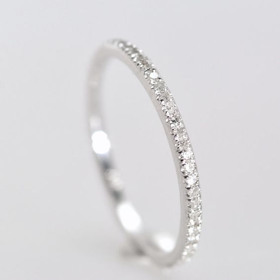 Top 21 Simple Engagement Rings for Classic Brides
