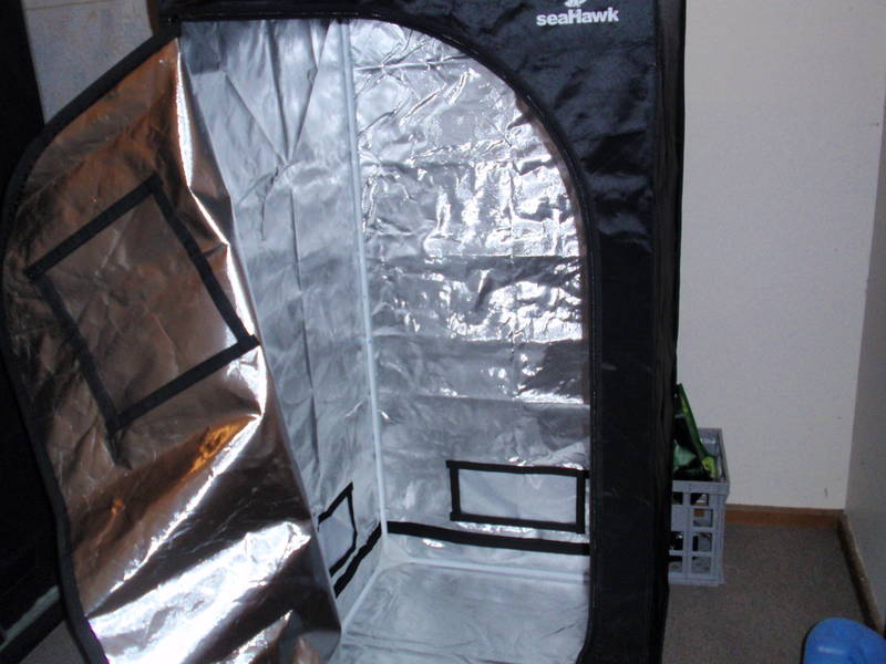 Home Grow Setups for Amendment 64 2'x2' LED Grow Tent Weedist Home Grow Setups for Amendment 64 2'x2' LED Grow Tent Weedist