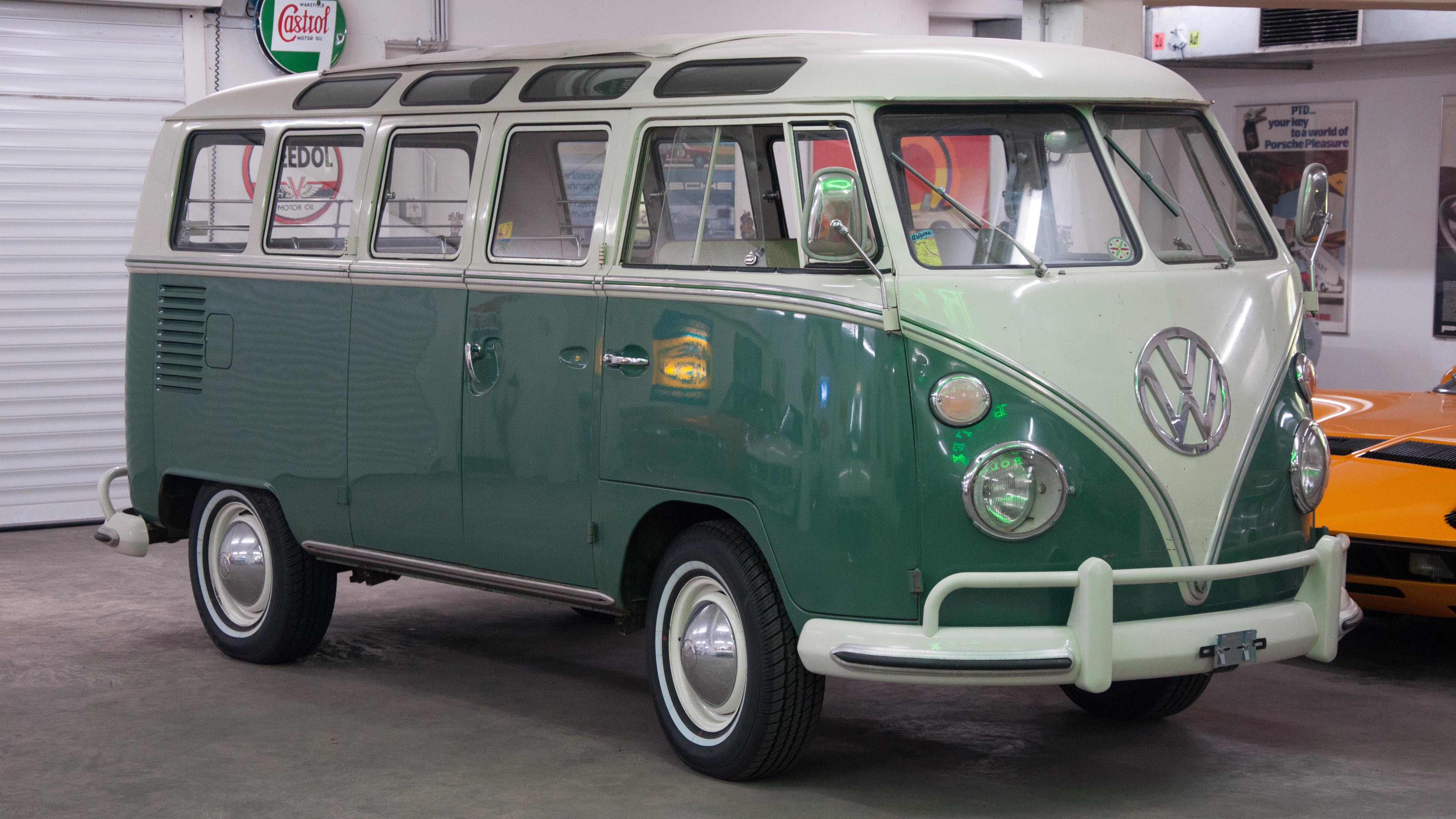1967 VW T1 Samba Weekend Heroes