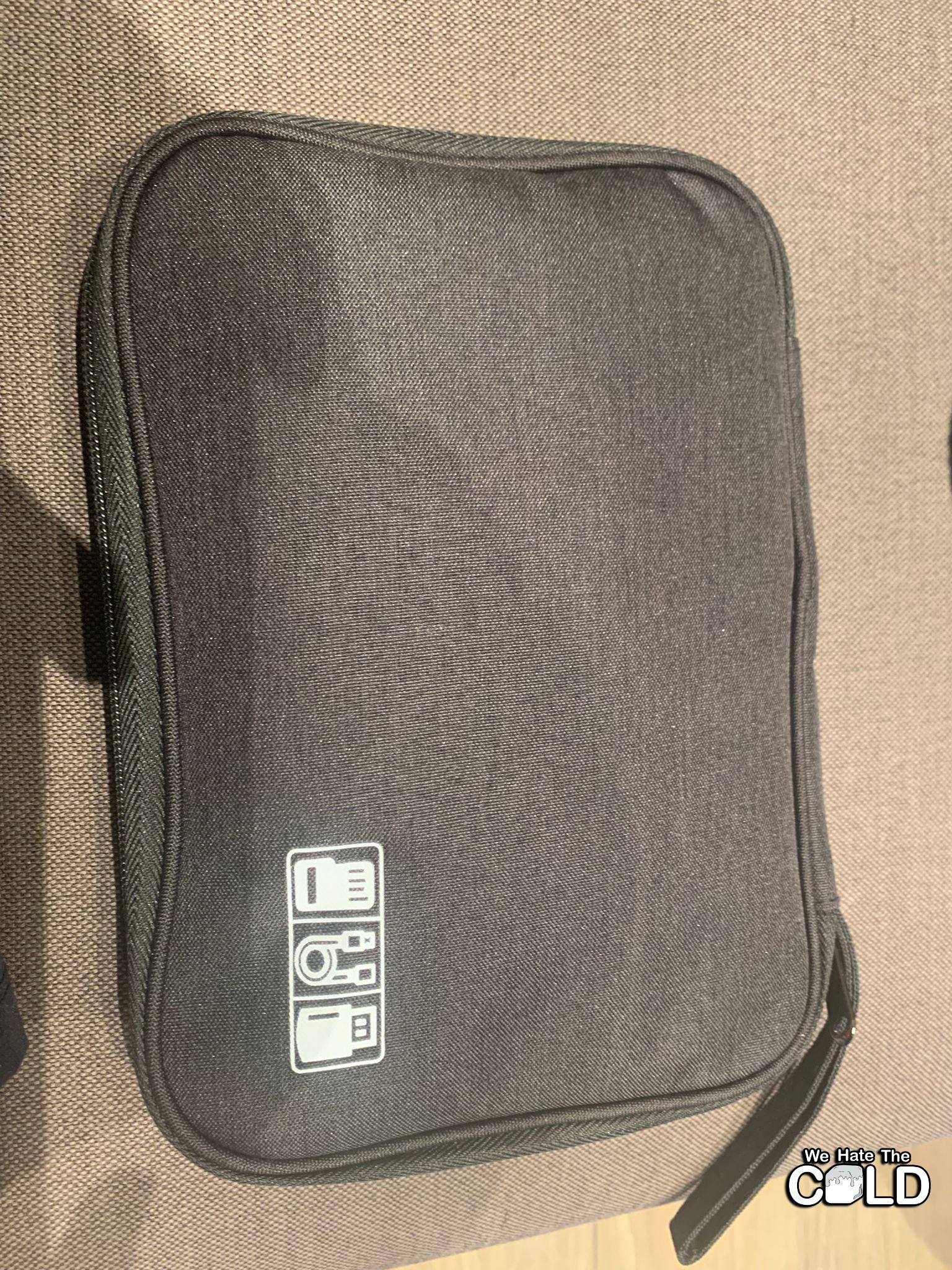 One Bag Living The Guide For Men & Women (Written by Nomads Who Have