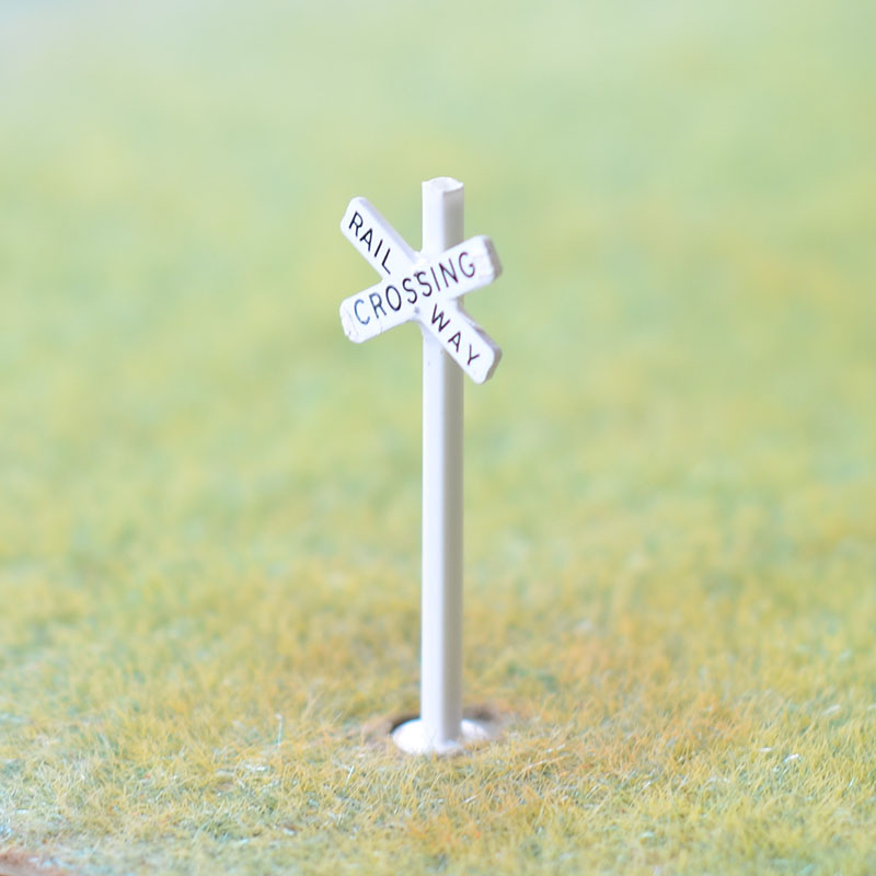 2 x HO scale railroad crossing warning sign CROSSBUCKS multi tracks