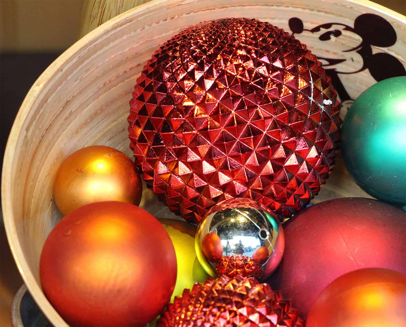 Ausgefallene Muster und Motive bei Weihnachtskugeln