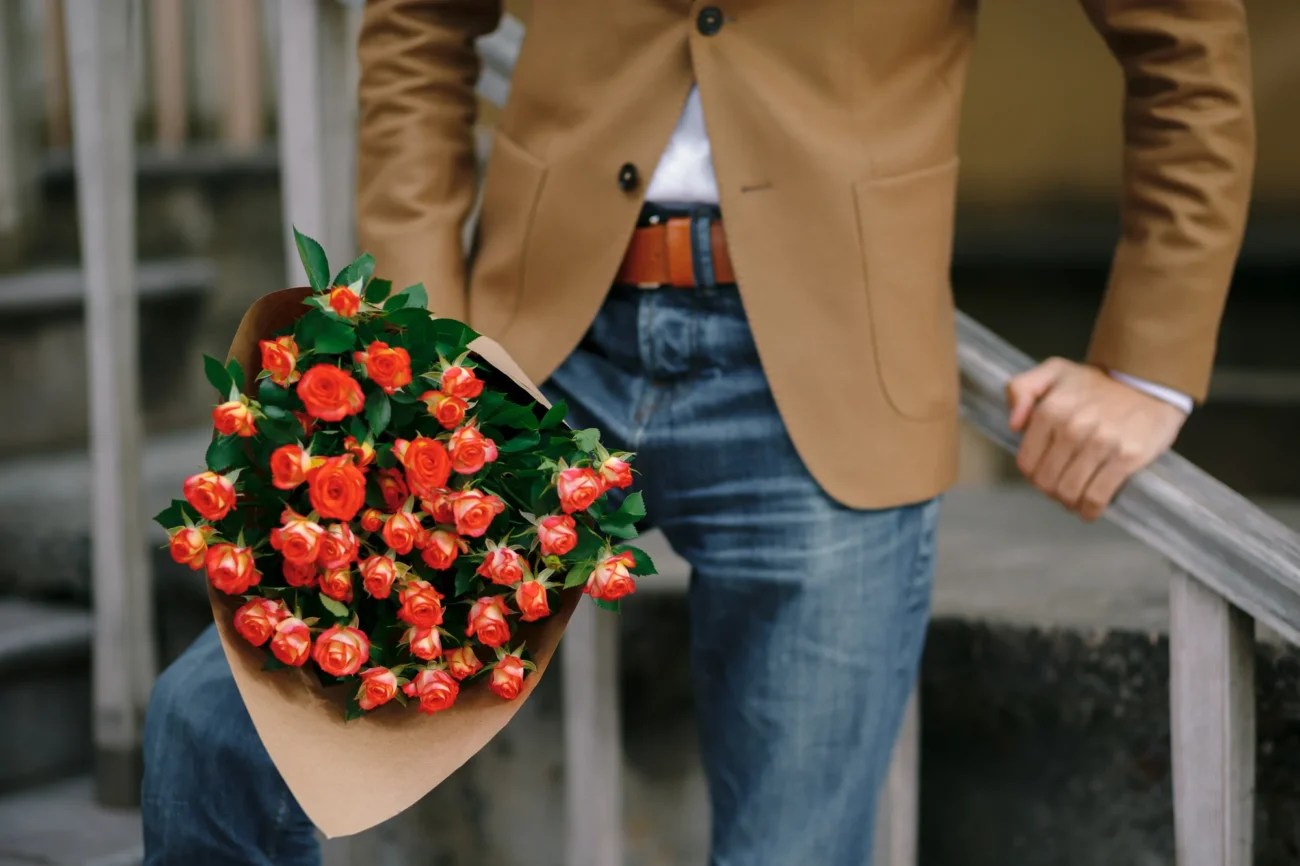 The Etiquette to Follow When Sending Flowers to a Man Weird Worm