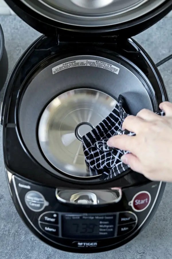 How To Clean Electric Rice Cooker We Know Rice