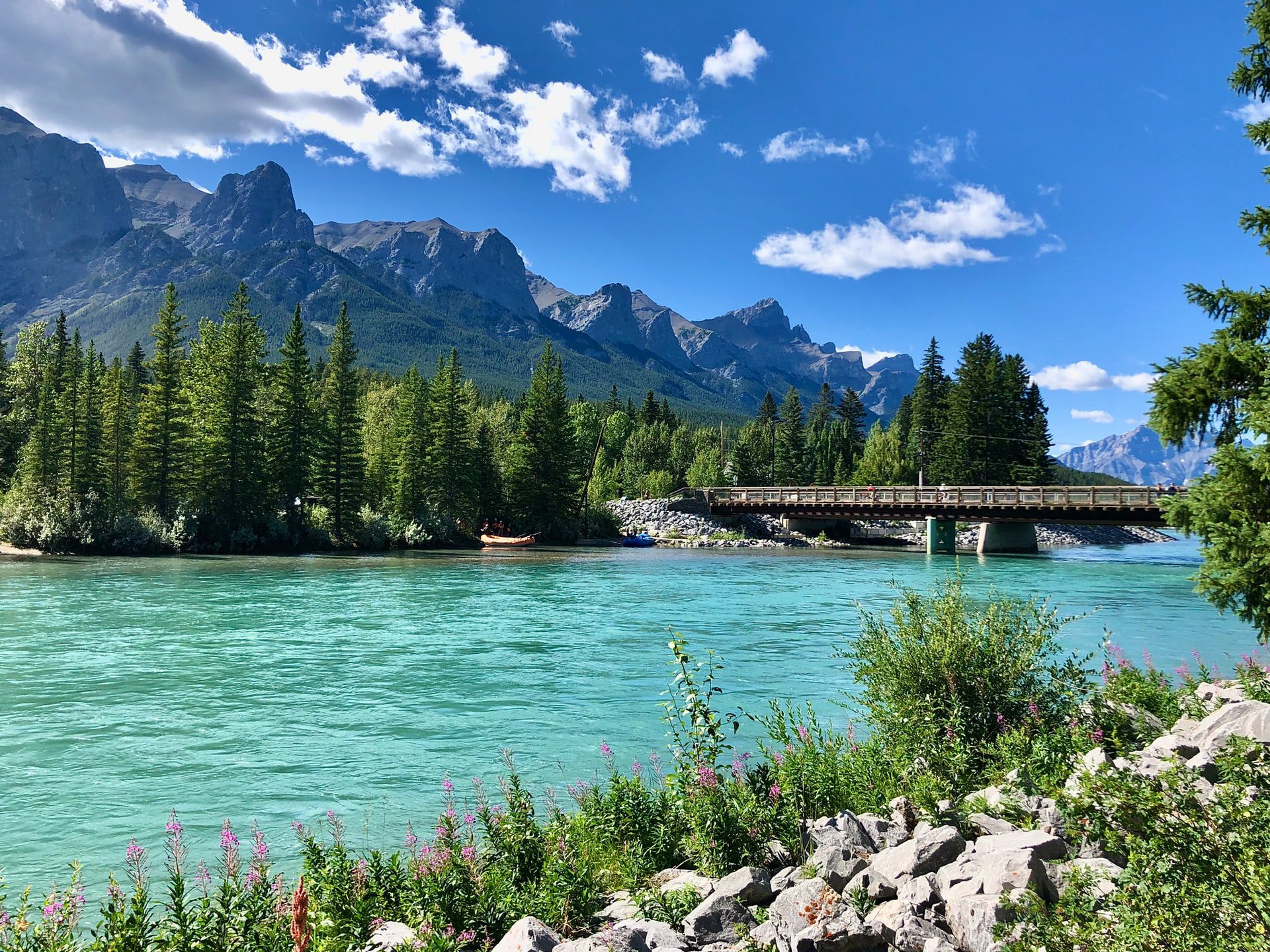 Transfer Options from Calgary Airport to Canmore
