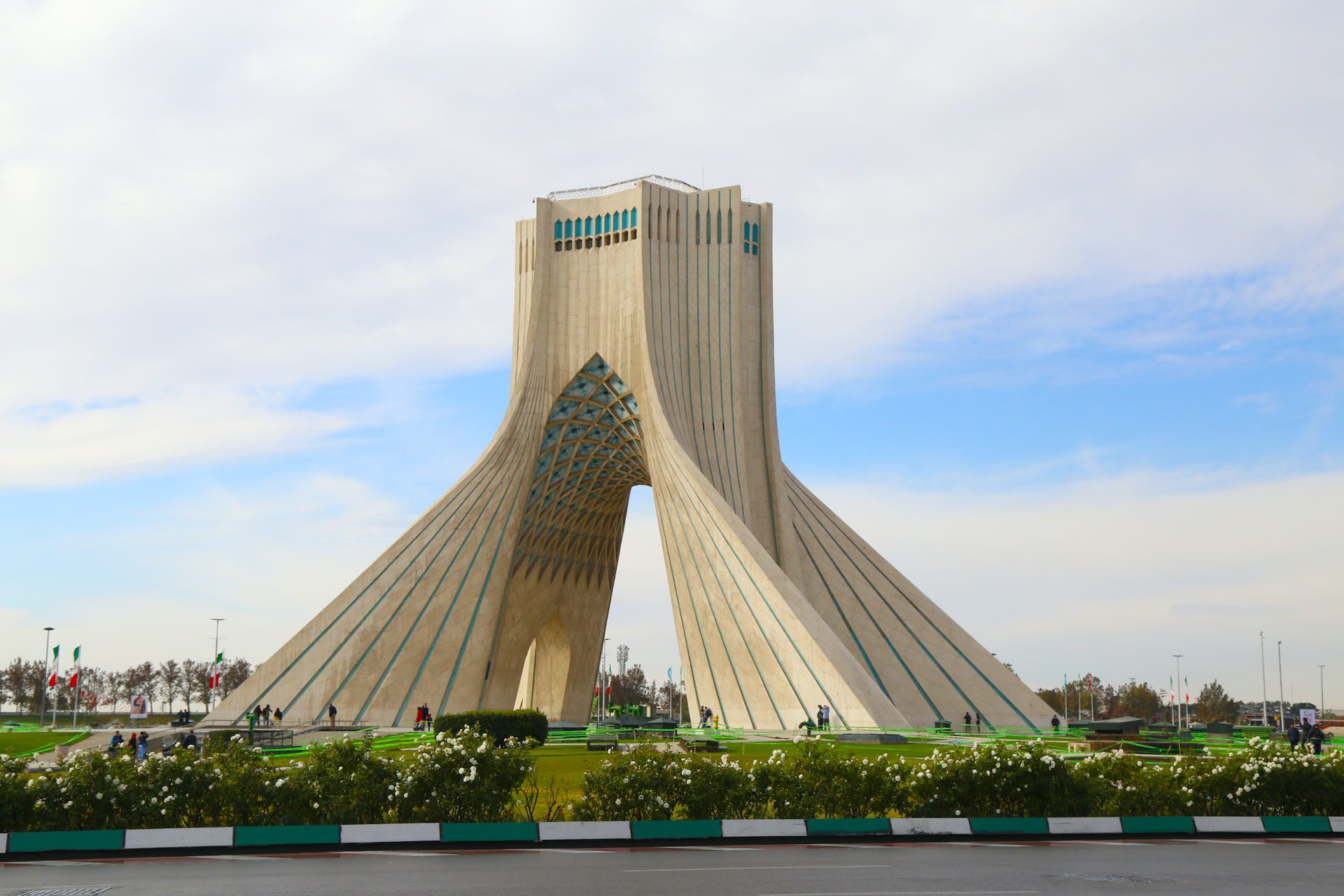 Tehran Taxi Prices and Useful Tips for Taxis in Tehran
