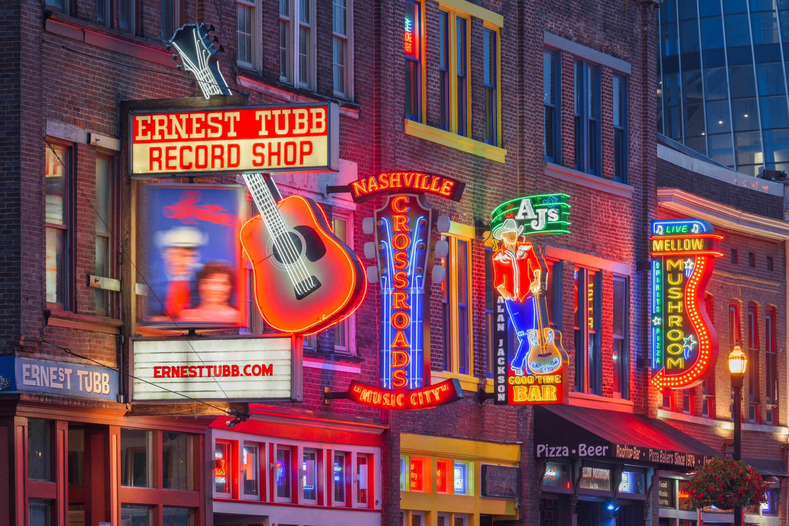 NASHVILLE & MEMPHIS Wells Gray Tours