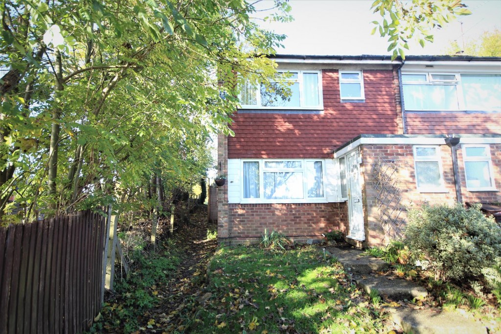 Hanwood Close, Woodley, Reading WentWorth Estate Agents