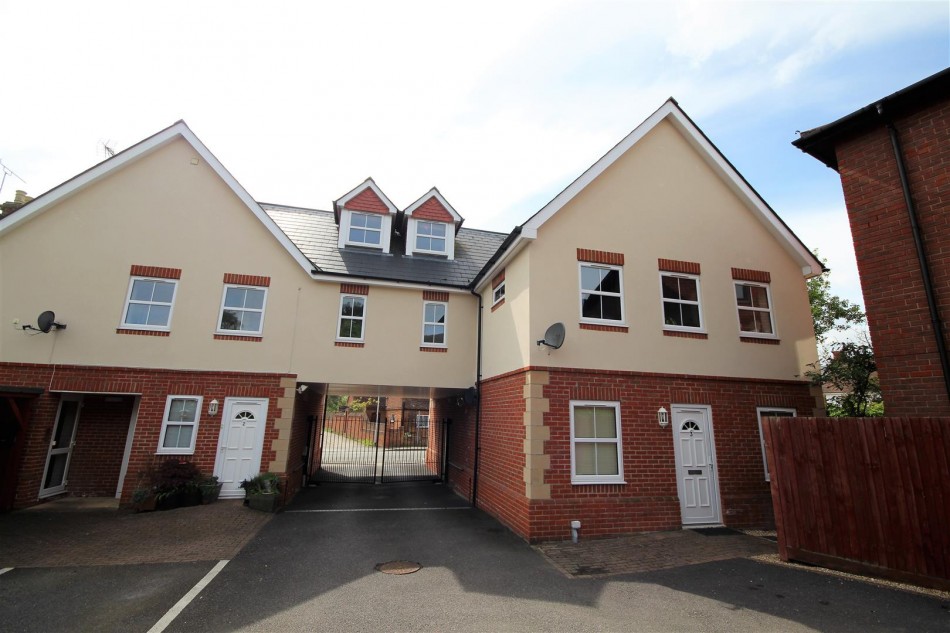 The Grove, Twyford, Reading WentWorth Estate Agents