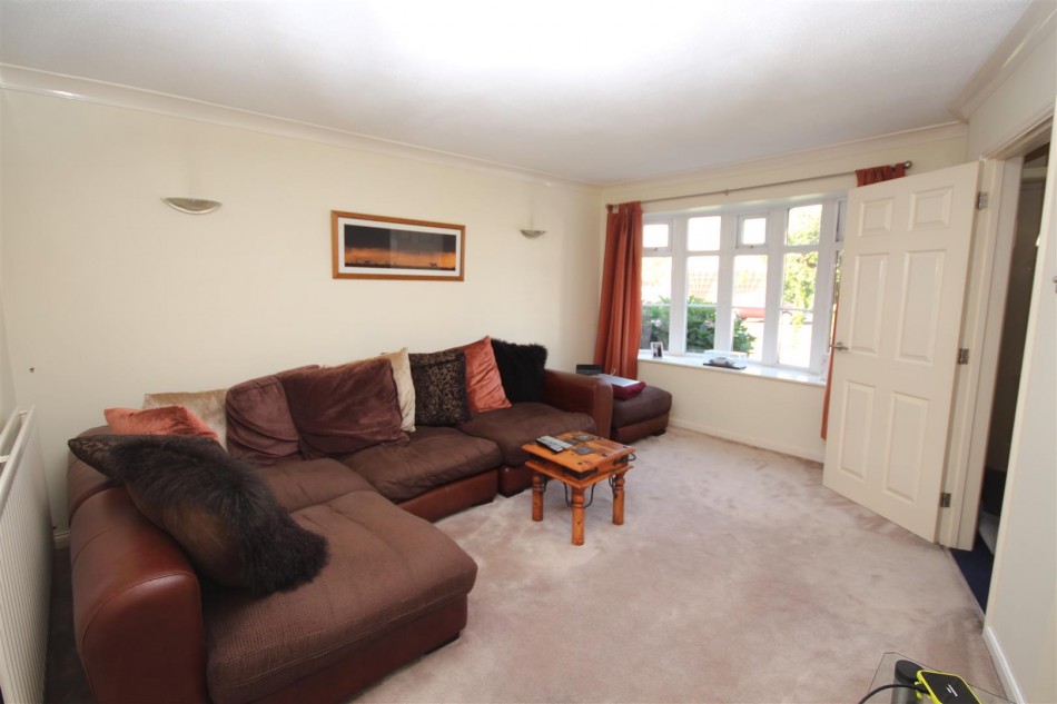 Nimrod Close, Woodley, Reading WentWorth Estate Agents