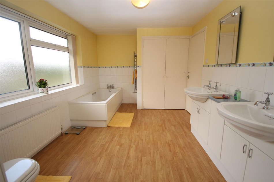 Wargrave Road, Twyford, Reading WentWorth Estate Agents