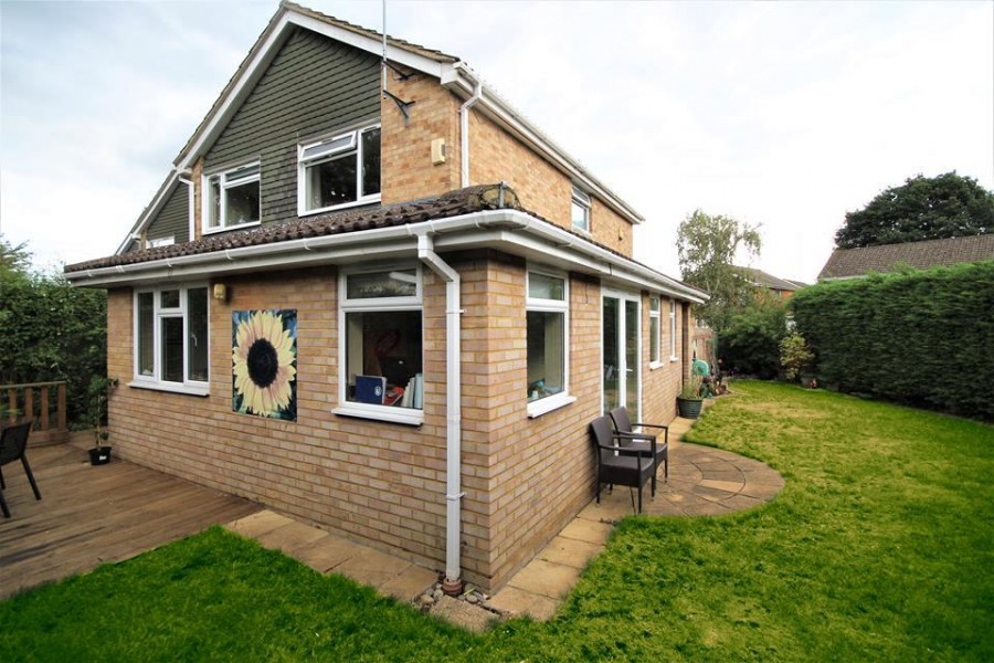 Lunds Farm Road, Woodley, Reading WentWorth Estate Agents