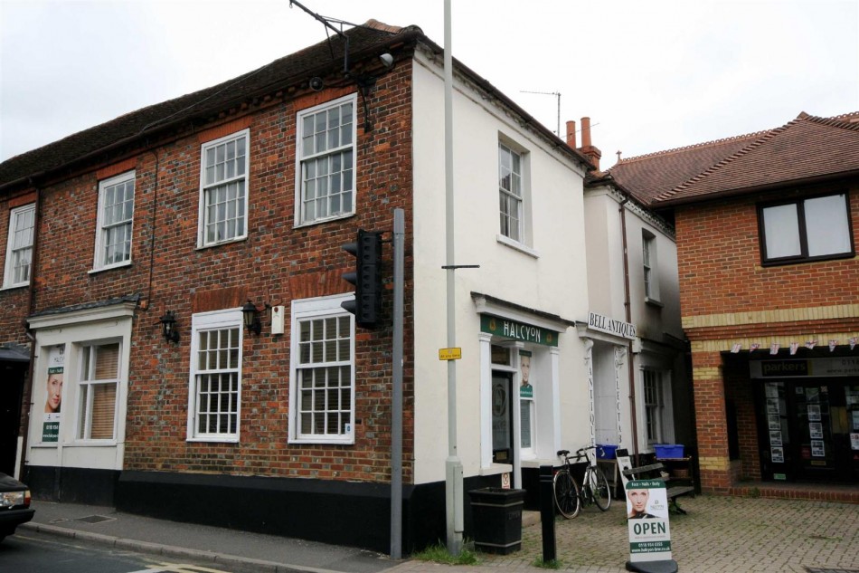 Bell Court, Twyford, Reading WentWorth Estate Agents