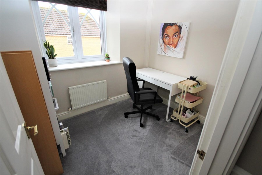 Buttercup Close, Wokingham WentWorth Estate Agents