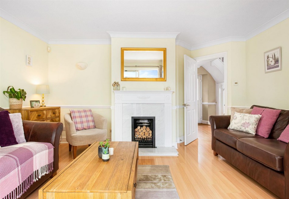 Buttercup Close, Wokingham WentWorth Estate Agents