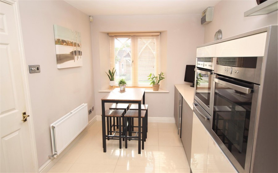 Buttercup Close, Wokingham WentWorth Estate Agents