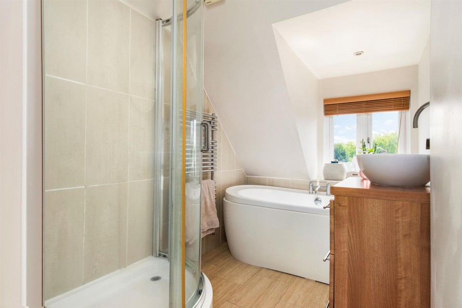 Buttercup Close, Wokingham WentWorth Estate Agents