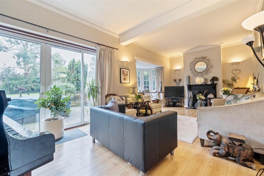 Denmark Avenue, Woodley, Reading WentWorth Estate Agents