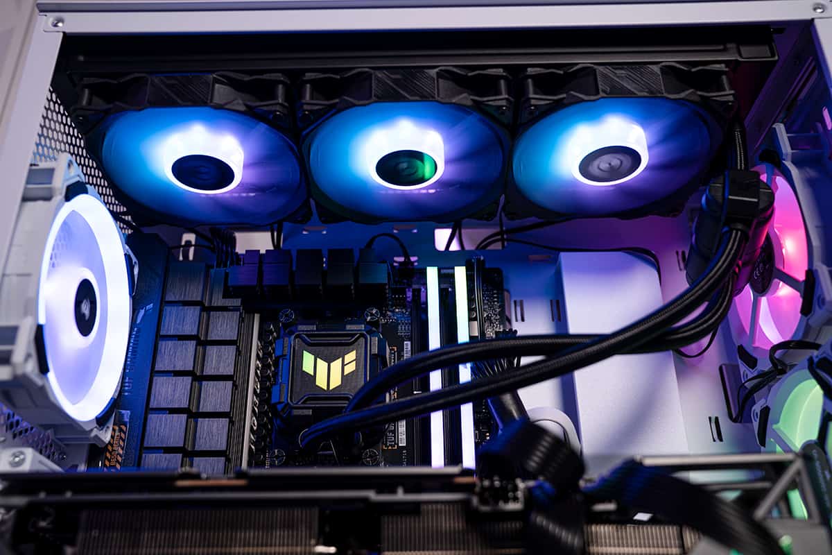 Best prebuilt gaming PC under 800 2024 updated for October WePC
