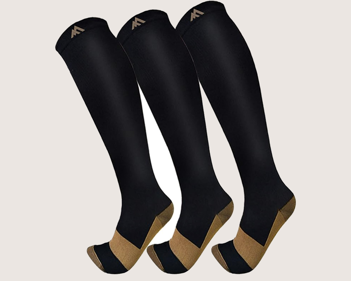 11 Best Men’s Compression Socks for Travel, Work & Sports WERD