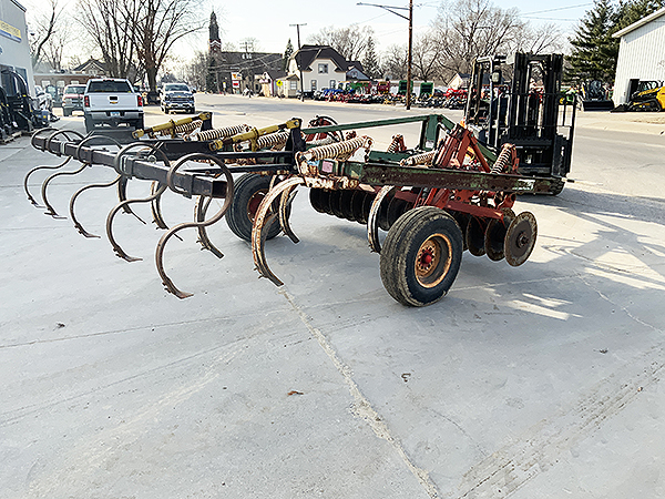 Used Glencoe SS7 seven-shank Soil Saver