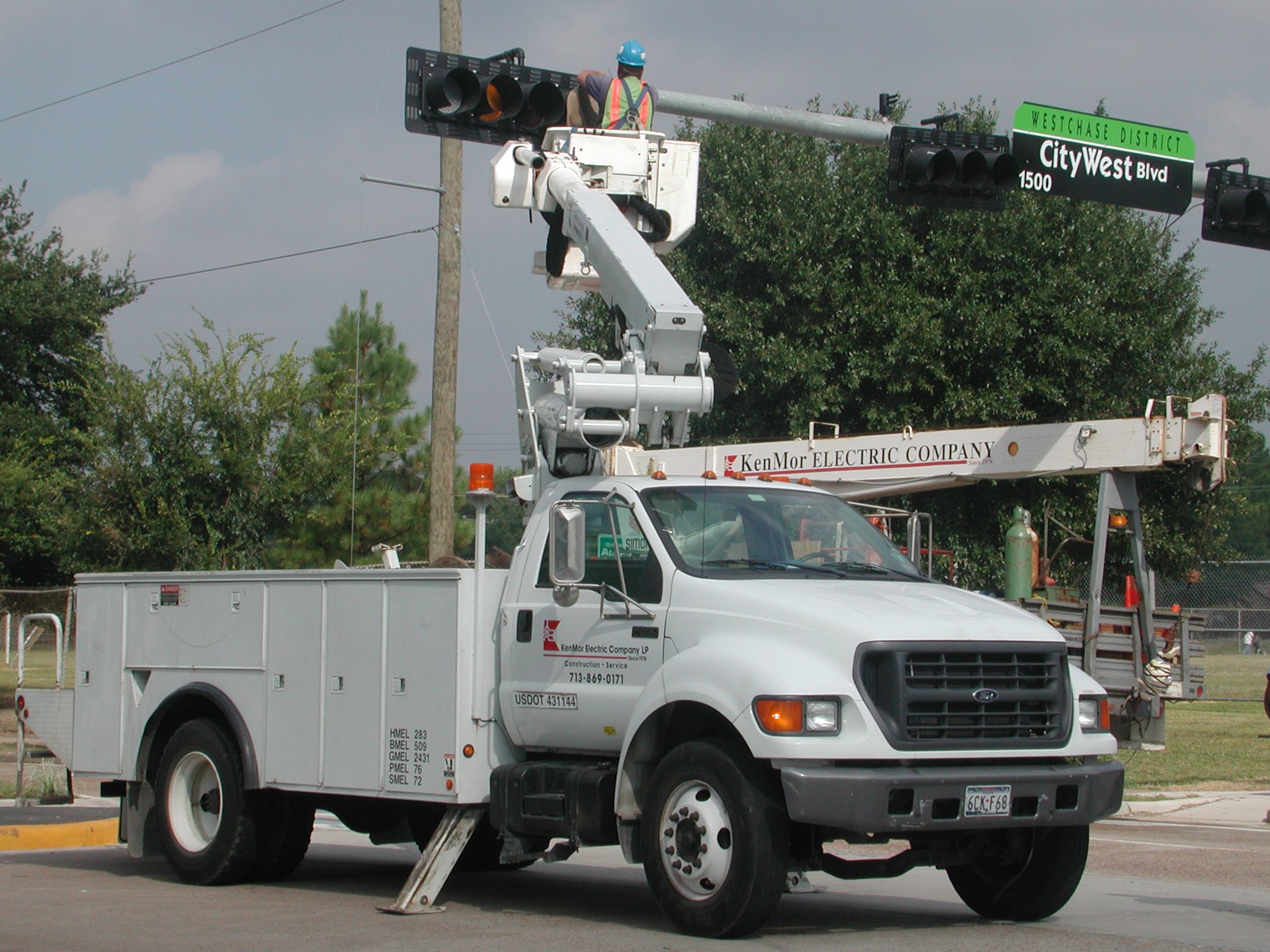 Flashing-Yellow-light | WESTCHASE DISTRICT